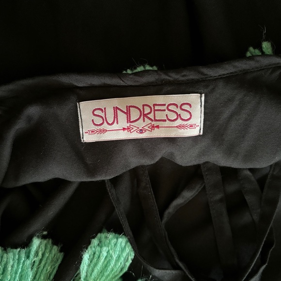 SUNDRESS BRAND: Elegant and Fun Resort Dress - Picture 4 of 6